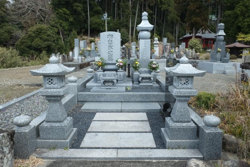 お墓