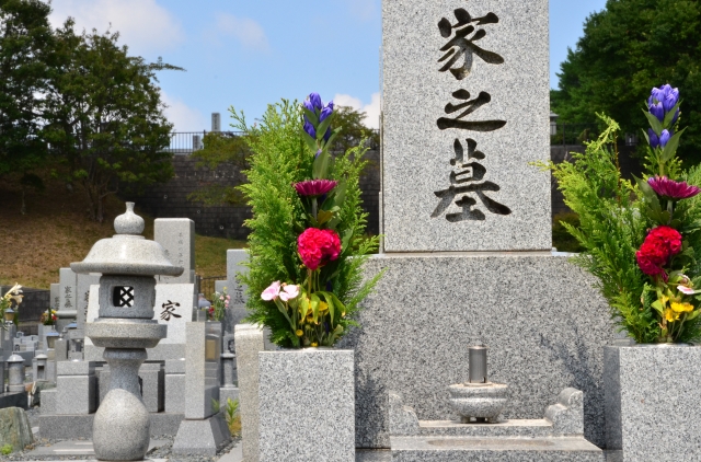 お墓